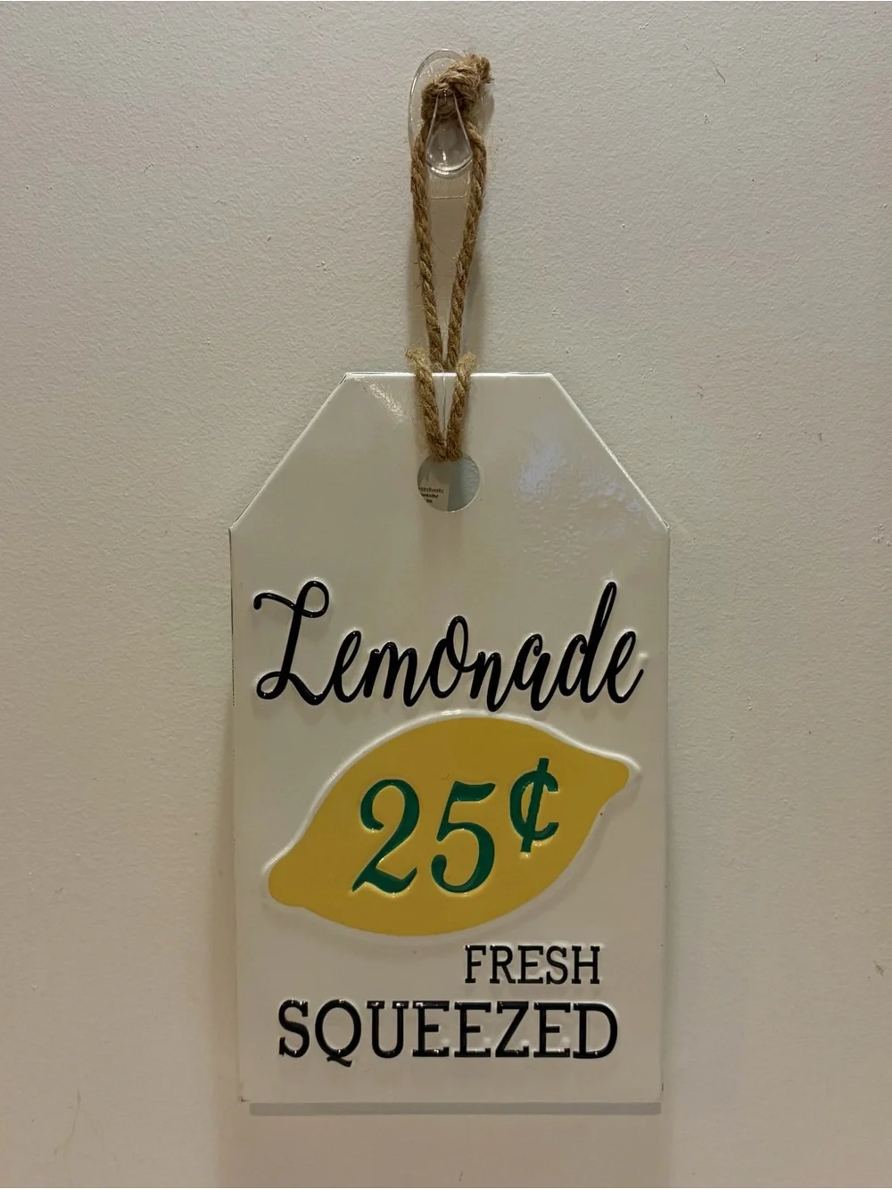 NWT Hanna’s Handiworks, LLC Metal Home Decor Lemonade Wall Tag